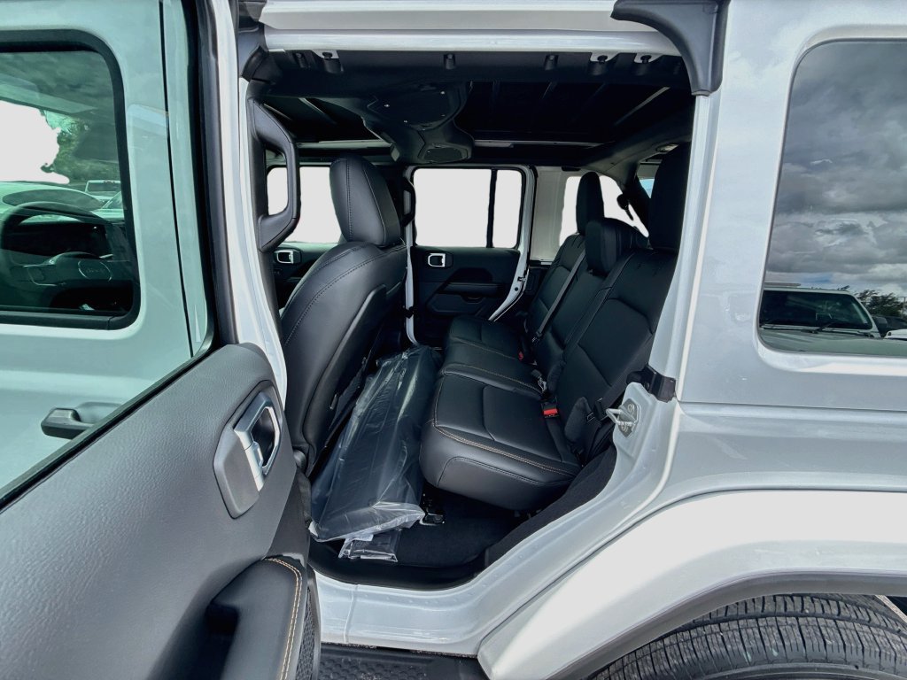 New 2027 Jeep Wrangler Unlimited Sahara AWD/4WD image 26