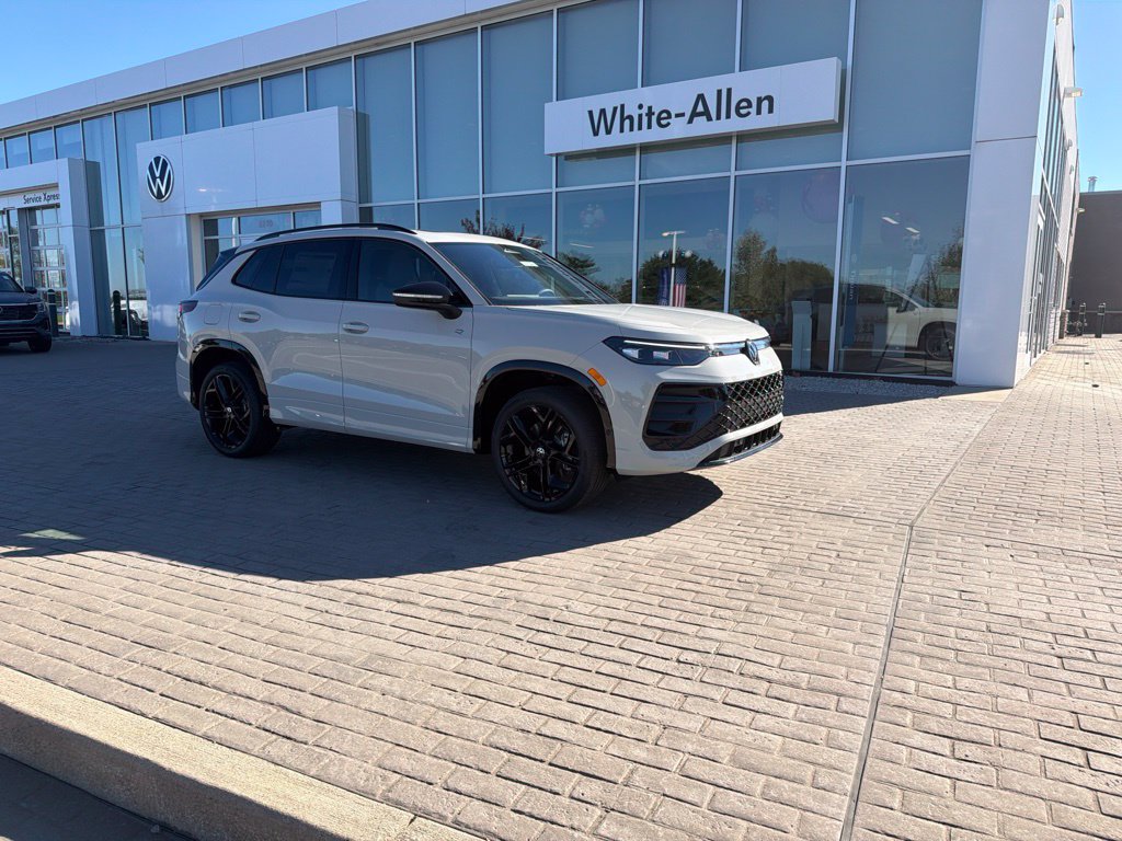 New 2026 Volkswagen Tiguan SE R-Line AWD/4WD image 3