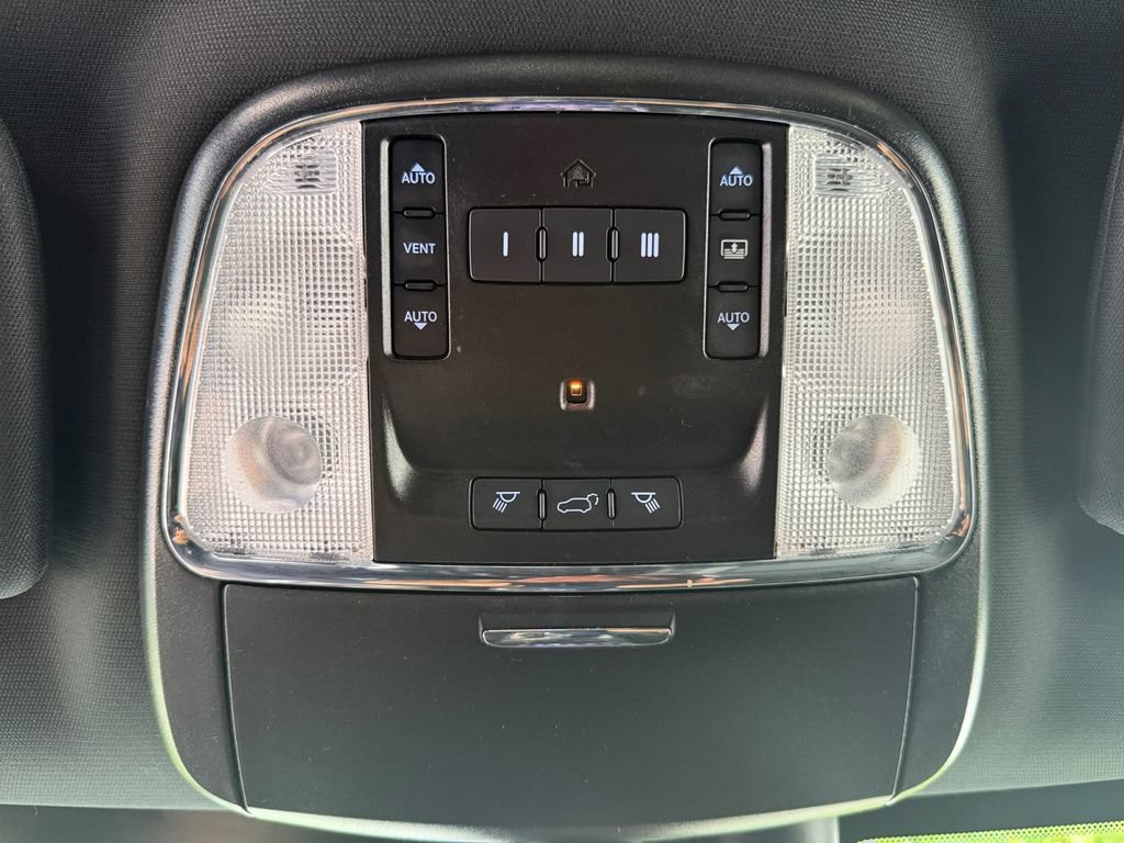 Used 2021 Jeep Grand Cherokee Limited w/ Luxury Group II AWD/4WD image 20