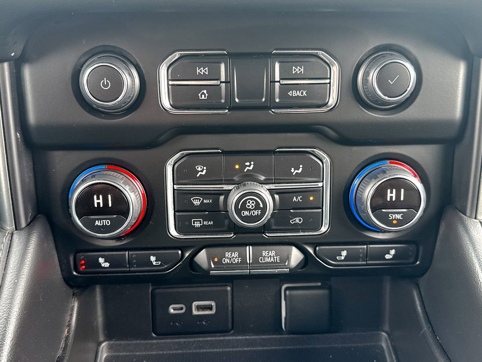 Certified 2022 Chevrolet Suburban LT w/ Luxury Package image 33