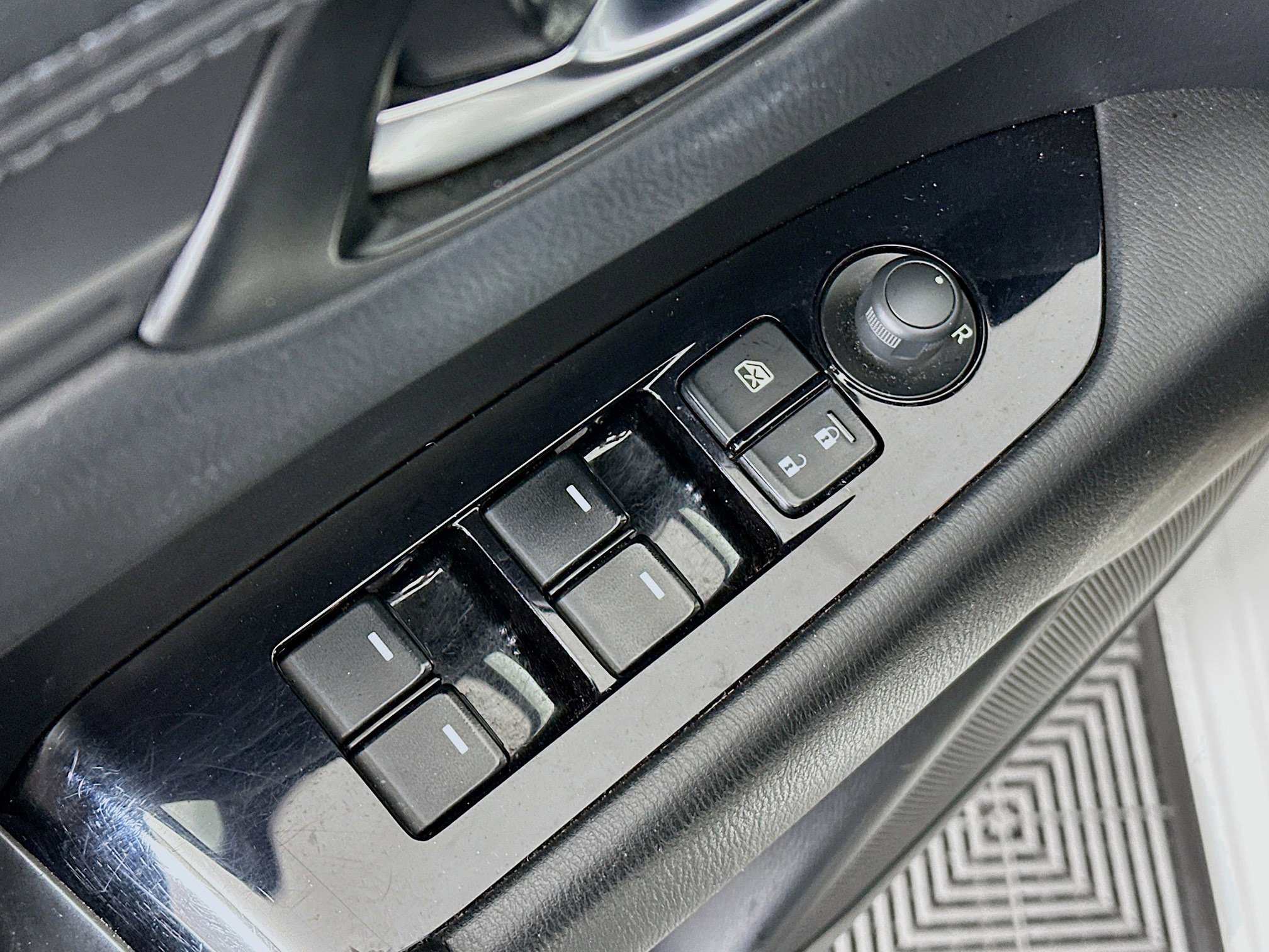 Used 2021 MAZDA CX-5 Touring image 15