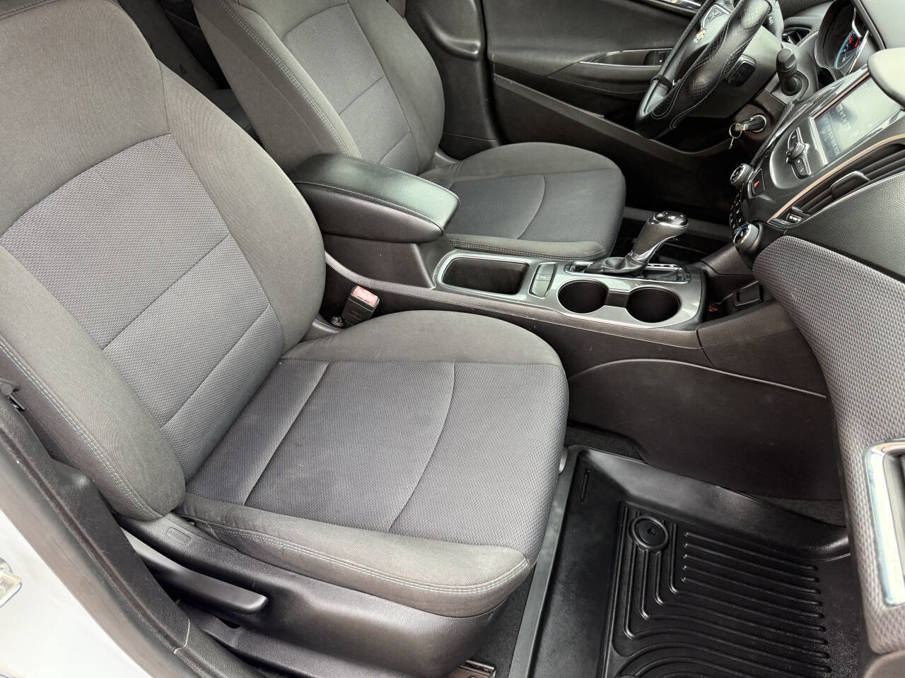 Used 2017 Chevrolet Cruze LT image 22