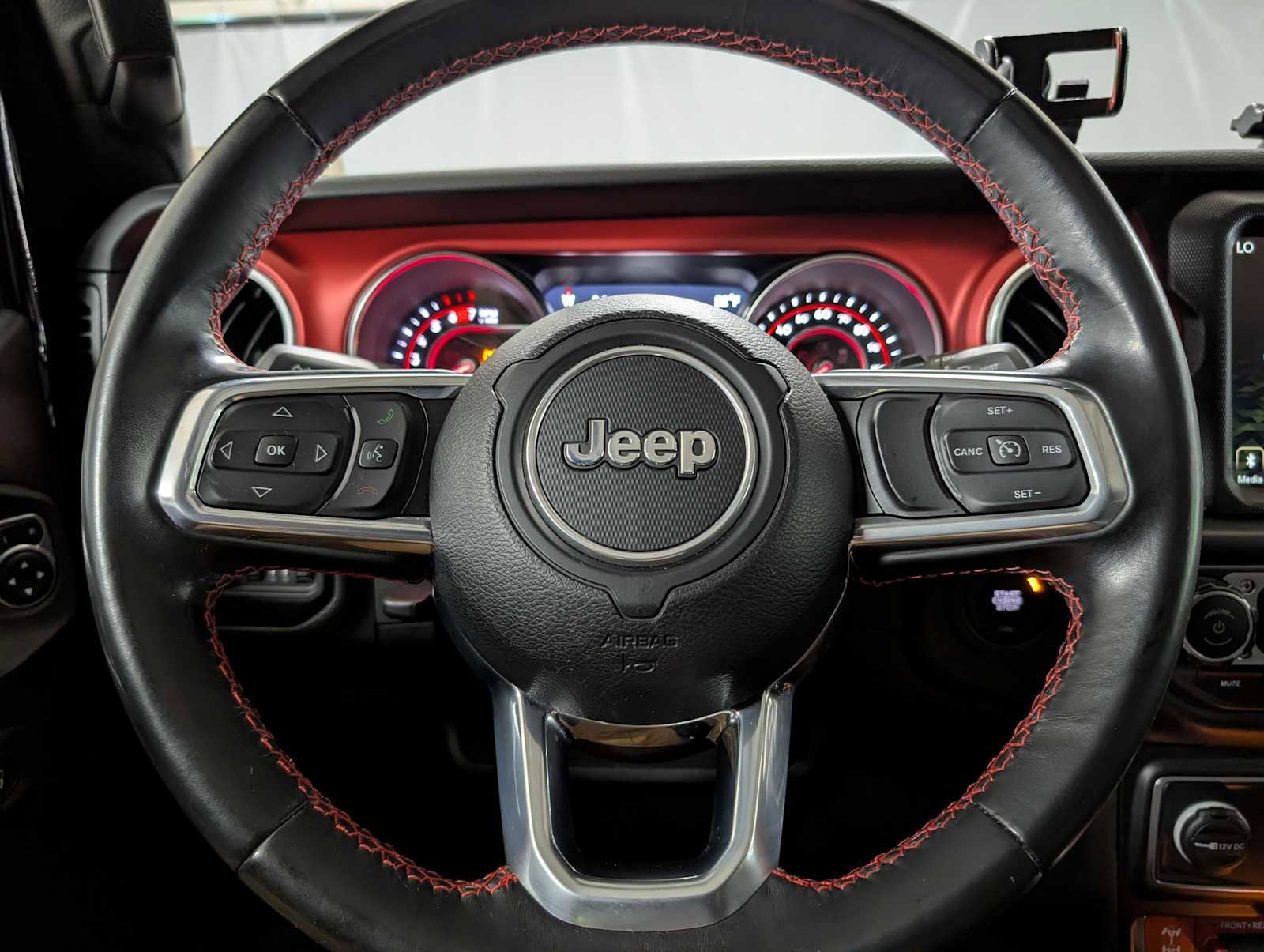 Used 2022 Jeep Wrangler Unlimited Rubicon AWD/4WD image 27