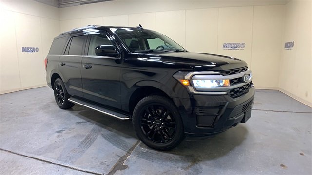 Used 2023 Ford Expedition XLT image 1