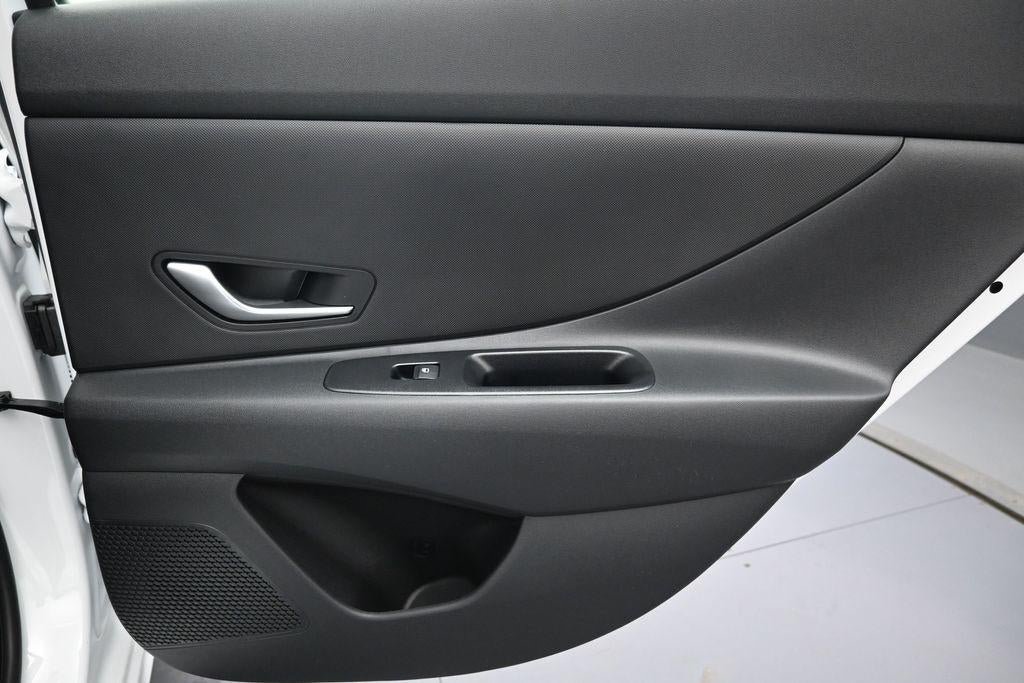 New 2026 Hyundai Elantra SE FWD image 28
