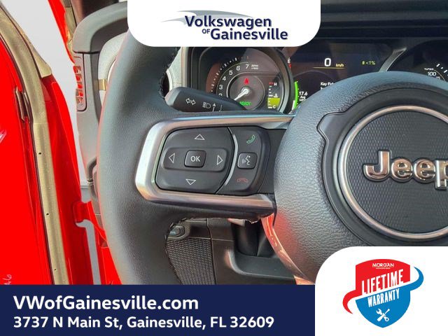 Used 2025 Jeep Wrangler Unlimited Sahara AWD/4WD image 25