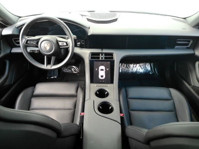 Used 2022 Porsche Taycan image 3