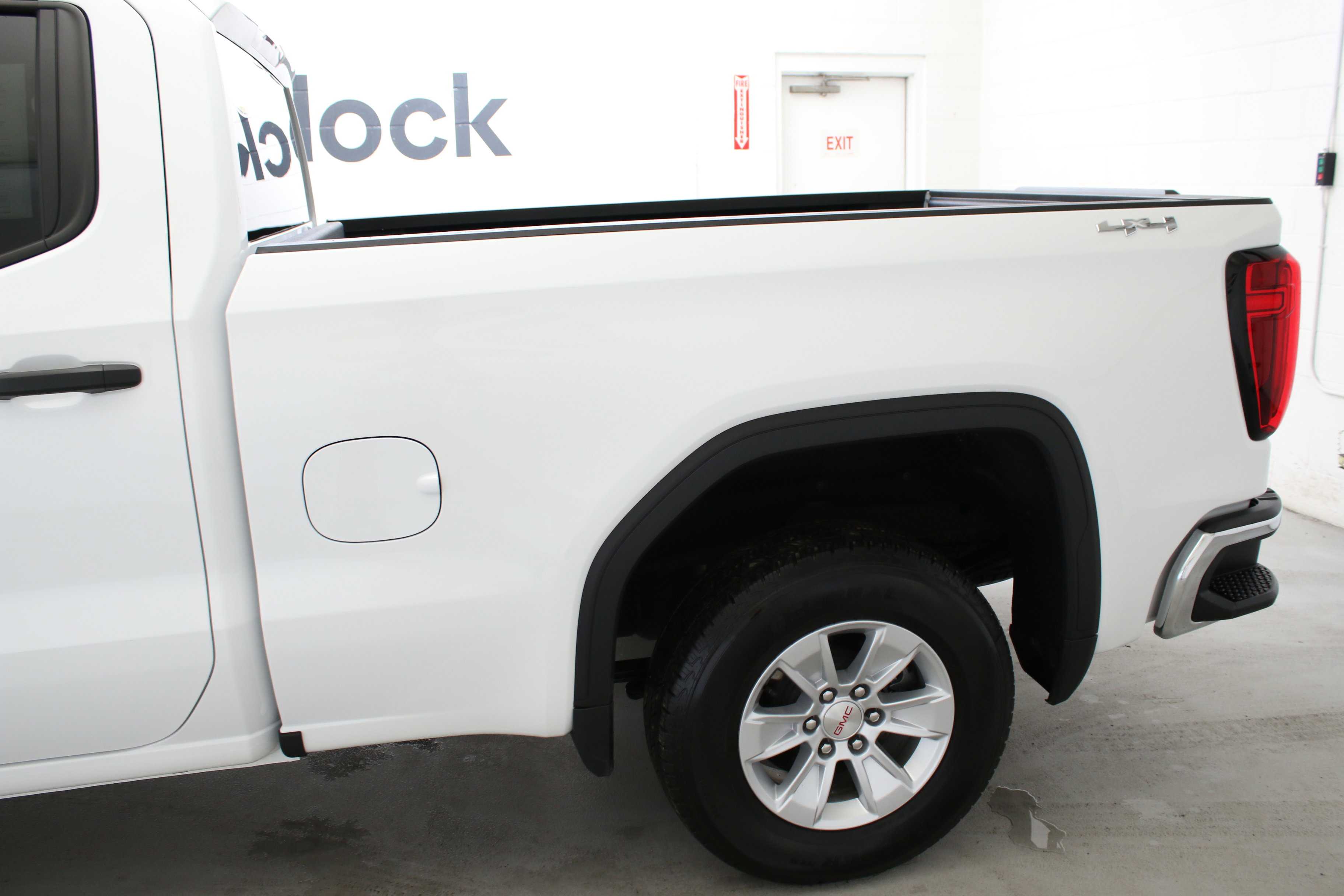 Used 2025 GMC Sierra 1500 Pro w/ Pro Value Package image 5