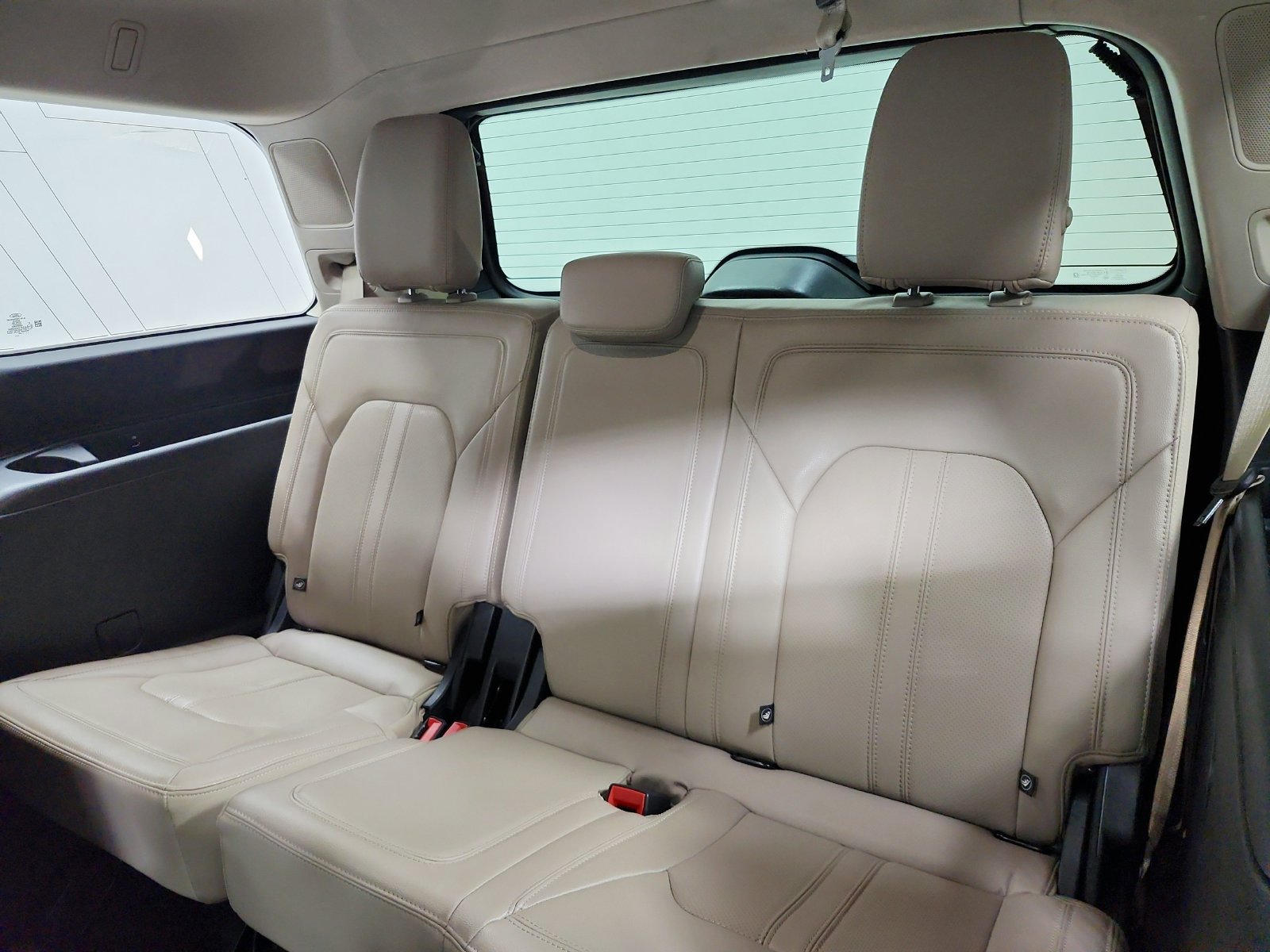 Used 2024 Ford Expedition Limited RWD image 39