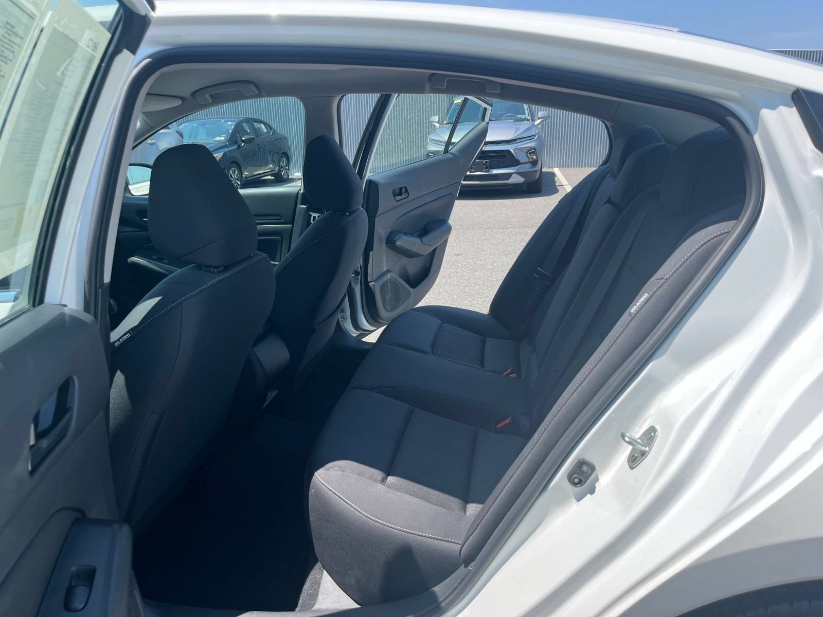 Used 2025 Nissan Altima 2.5 SV FWD image 26