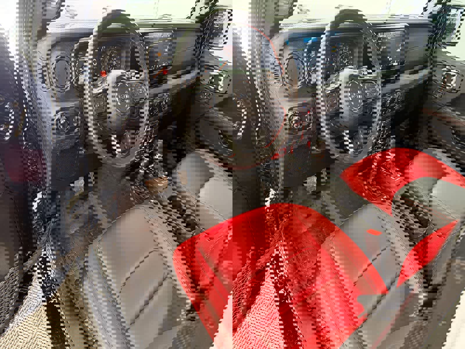 Used 2024 Jeep Wrangler Unlimited Rubicon 392 image 2