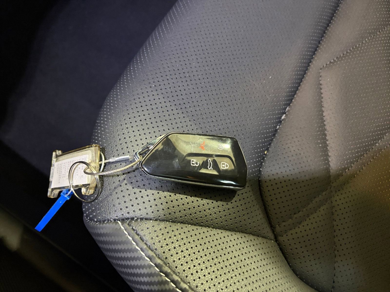 Used 2025 Volkswagen Atlas Cross Sport SE image 23