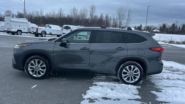 Used 2023 Toyota Highlander Limited image 6