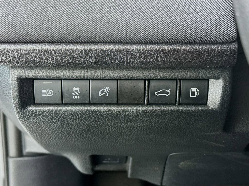 Used 2025 Toyota Camry LE image 11