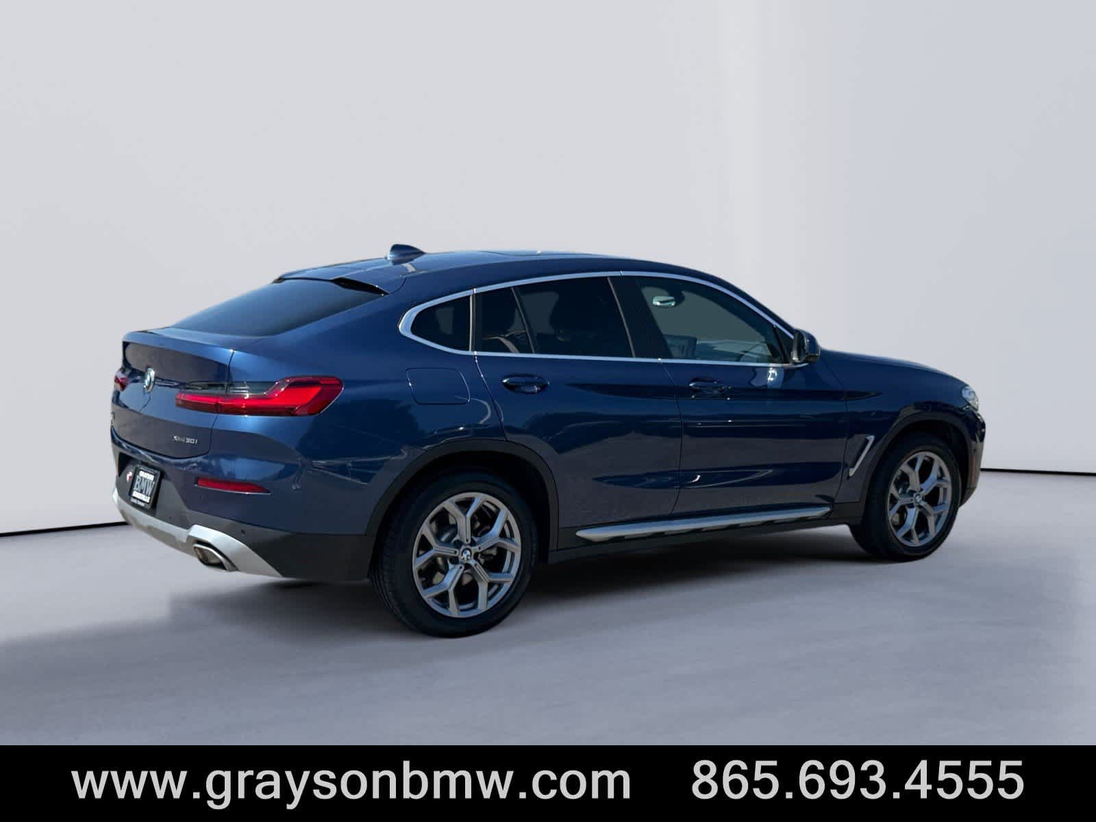Used 2025 BMW X4 xDrive30i AWD/4WD image 3