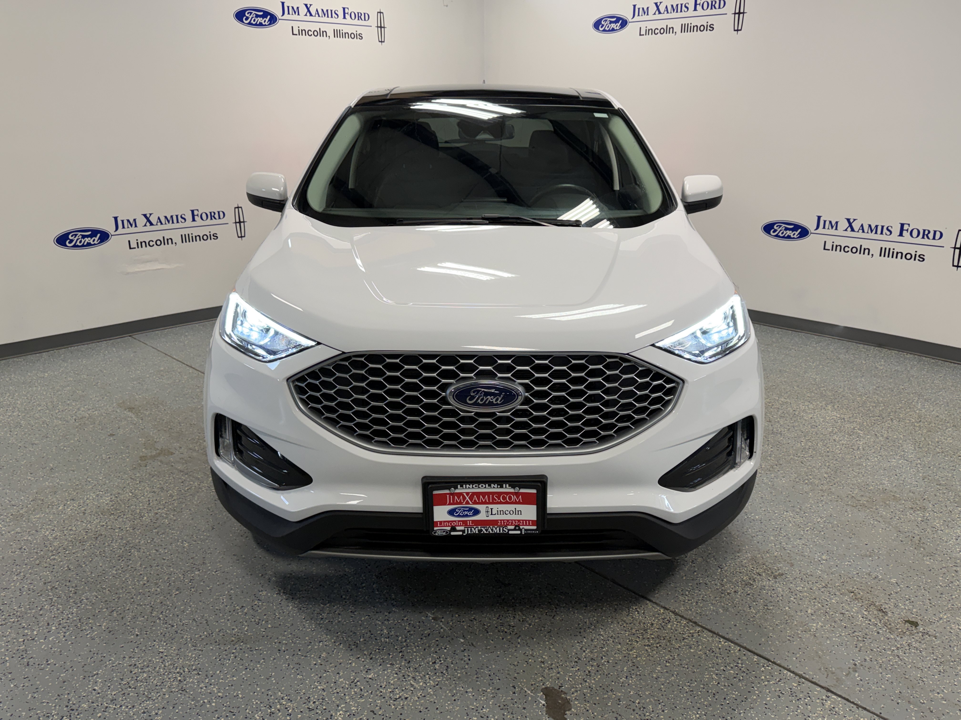 Used 2024 Ford Edge SEL w/ Convenience Package AWD/4WD image 2