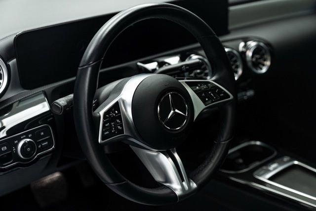 Used 2025 Mercedes-Benz CLA 250 image 12
