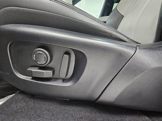 Used 2023 Land Rover Range Rover Evoque R-Dynamic SE image 23