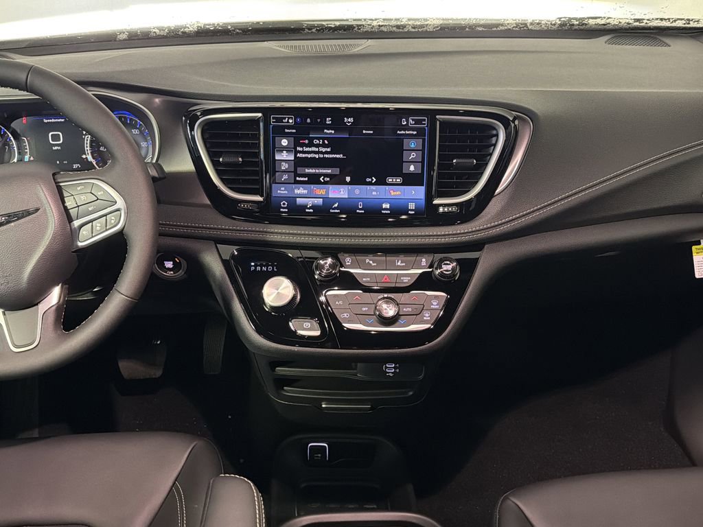 New 2026 Chrysler Pacifica Select FWD image 27
