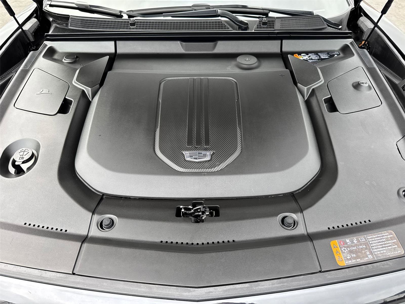 Used 2024 Cadillac Lyriq Sport image 14