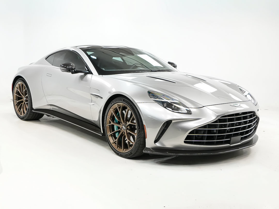 Used 2025 Aston Martin V8 Vantage Coupe RWD image 8