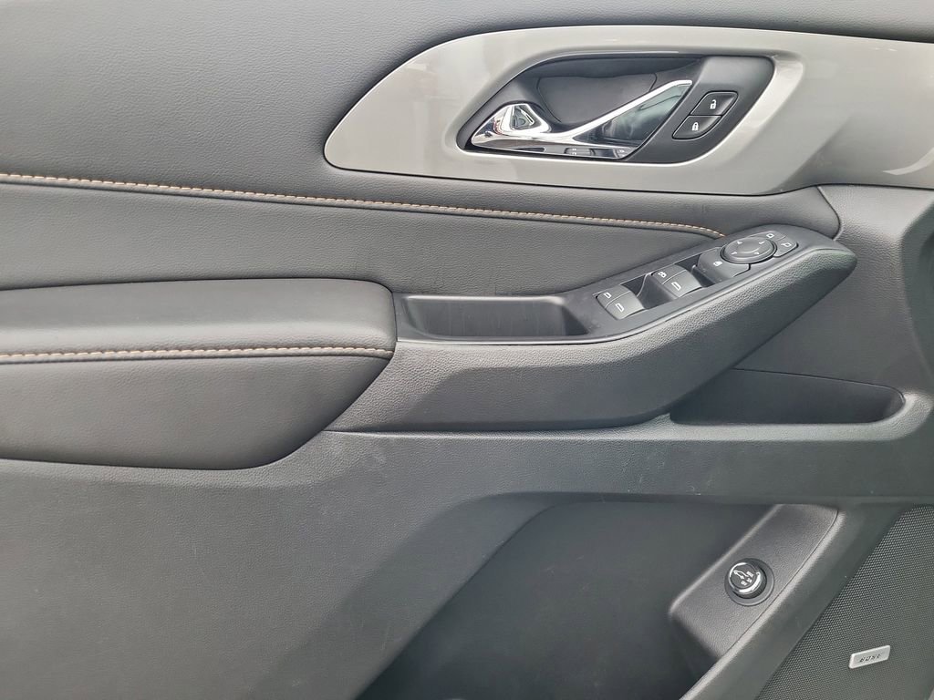Used 2020 Chevrolet Traverse RS w/ LPO, Floor Liner Package AWD/4WD image 9