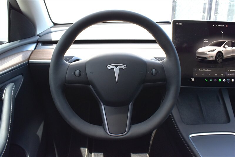 Used 2025 Tesla Model Y Long Range AWD/4WD image 15