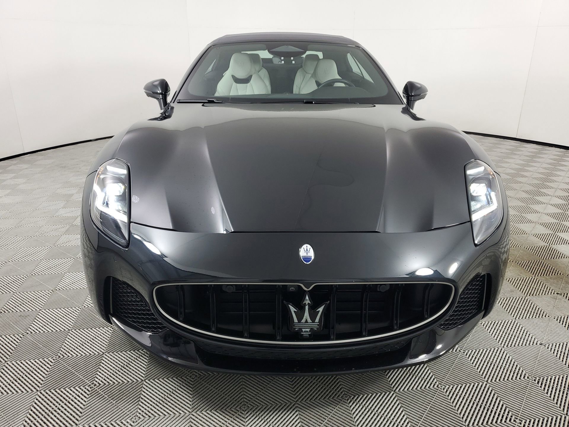 Used 2025 Maserati GranCabrio Modena AWD/4WD image 3