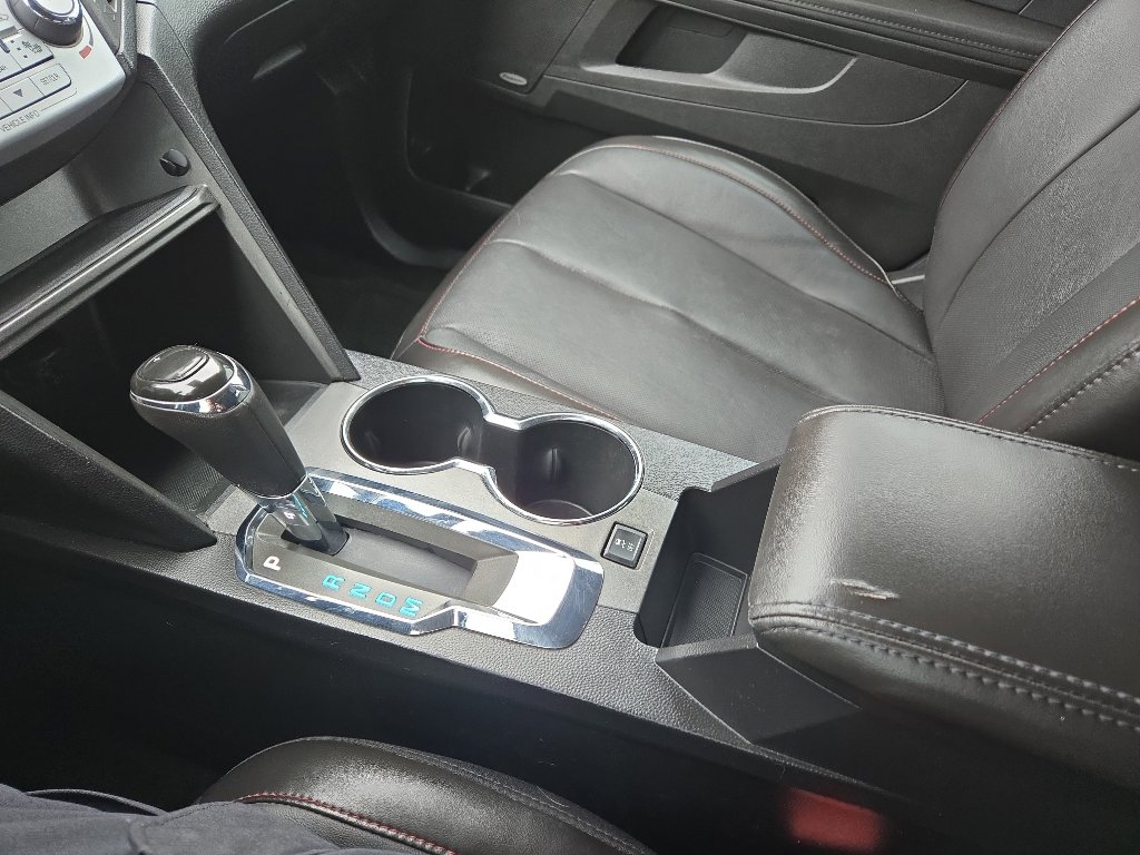 Used 2017 Chevrolet Equinox Premier w/ Enhanced Convenience Package AWD/4WD image 23