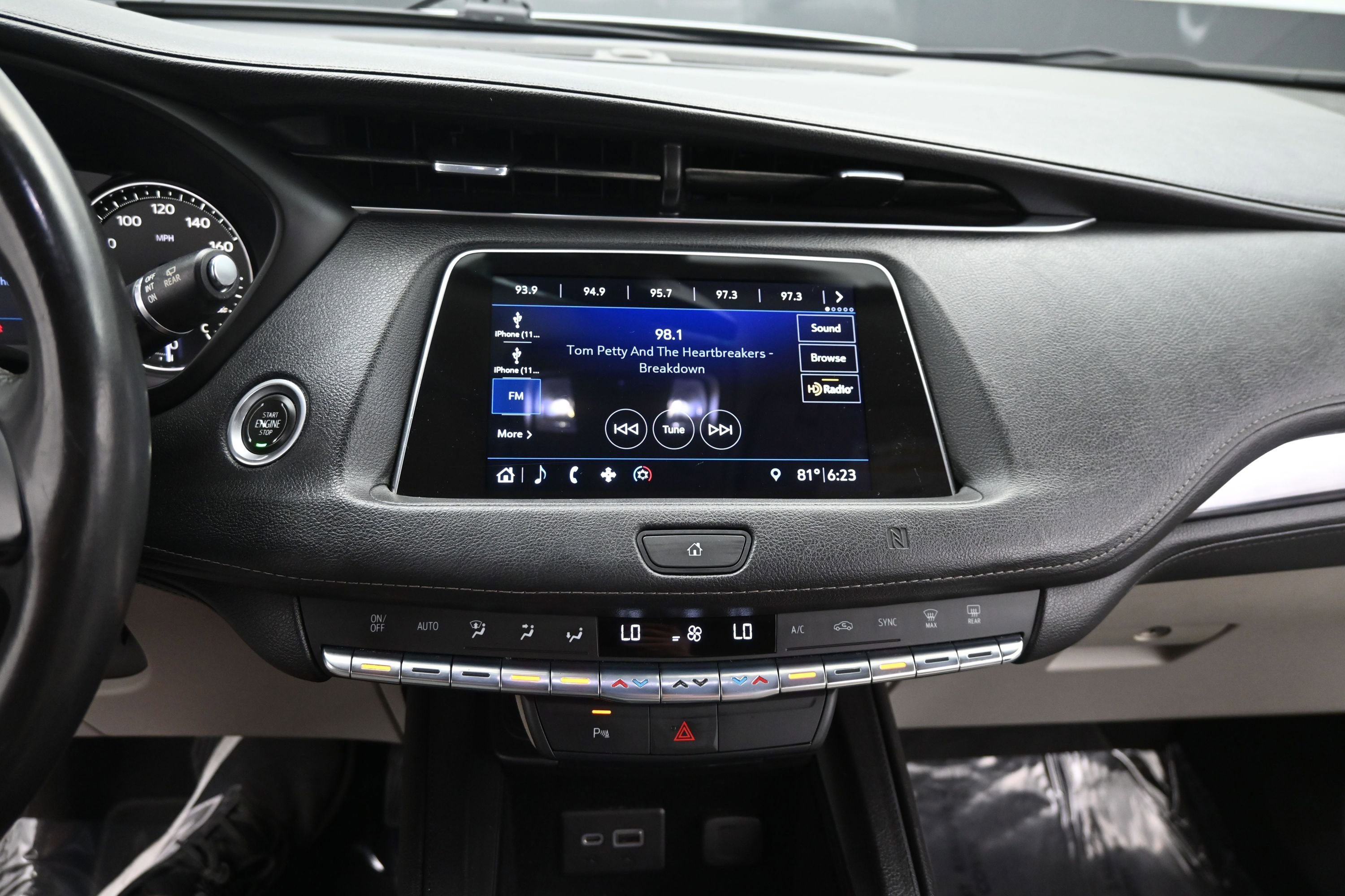 Used 2019 Cadillac XT4 Luxury FWD image 18