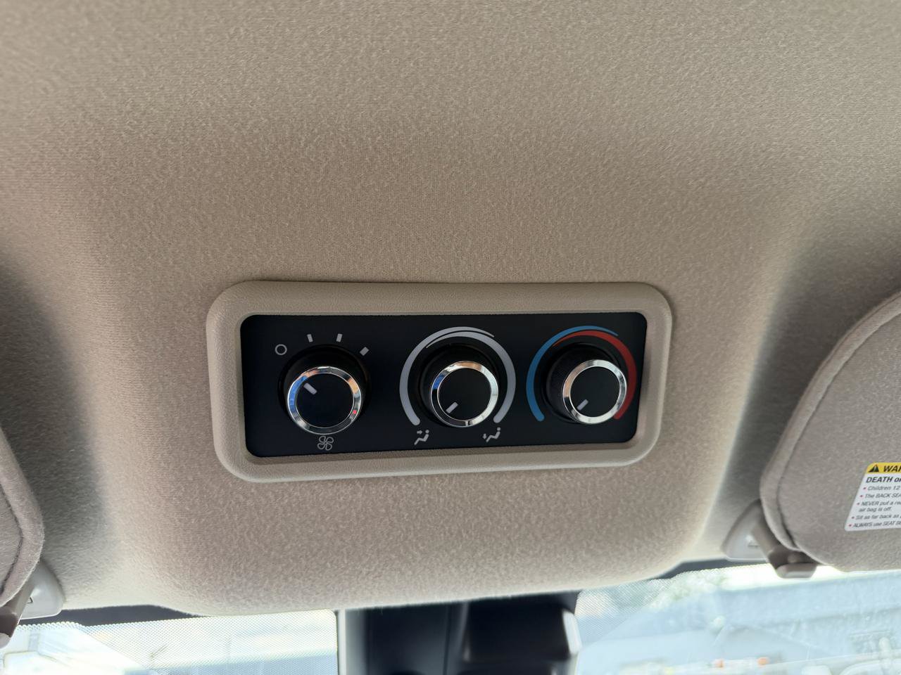 Used 2025 Chevrolet Express 3500 LT w/ LT Preferred Equipment Group RWD image 18