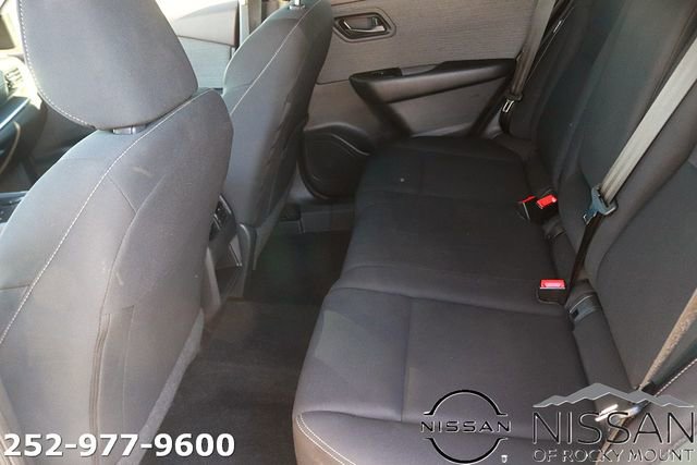 Used 2023 Nissan Rogue S image 14