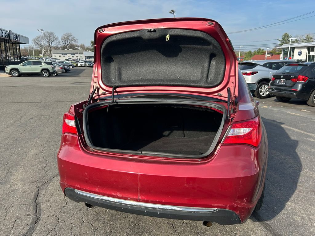 Used 2011 Chrysler 200 Touring FWD image 12