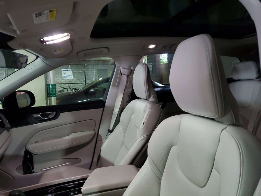 Certified 2024 Volvo XC60 B5 Plus w/ Climate Package AWD/4WD image 17