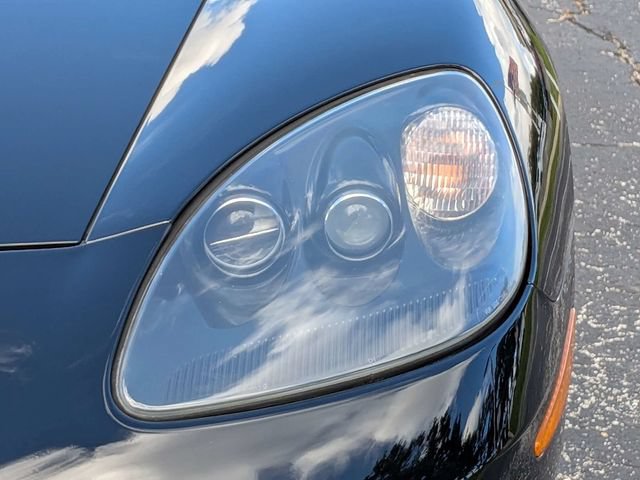 Used 2005 Chevrolet Corvette Coupe w/ Preferred Equipment Group RWD image 9
