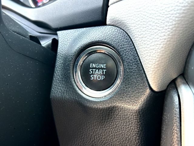 Used 2020 Toyota RAV4 XLE Premium FWD image 16