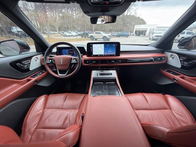 Used 2025 Lincoln Aviator Reserve w/ Equipment Group 201A image 14