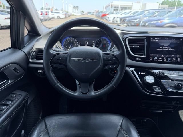 Used 2020 Chrysler Pacifica Touring-L w/ Advanced Safetytec Group AWD/4WD image 40