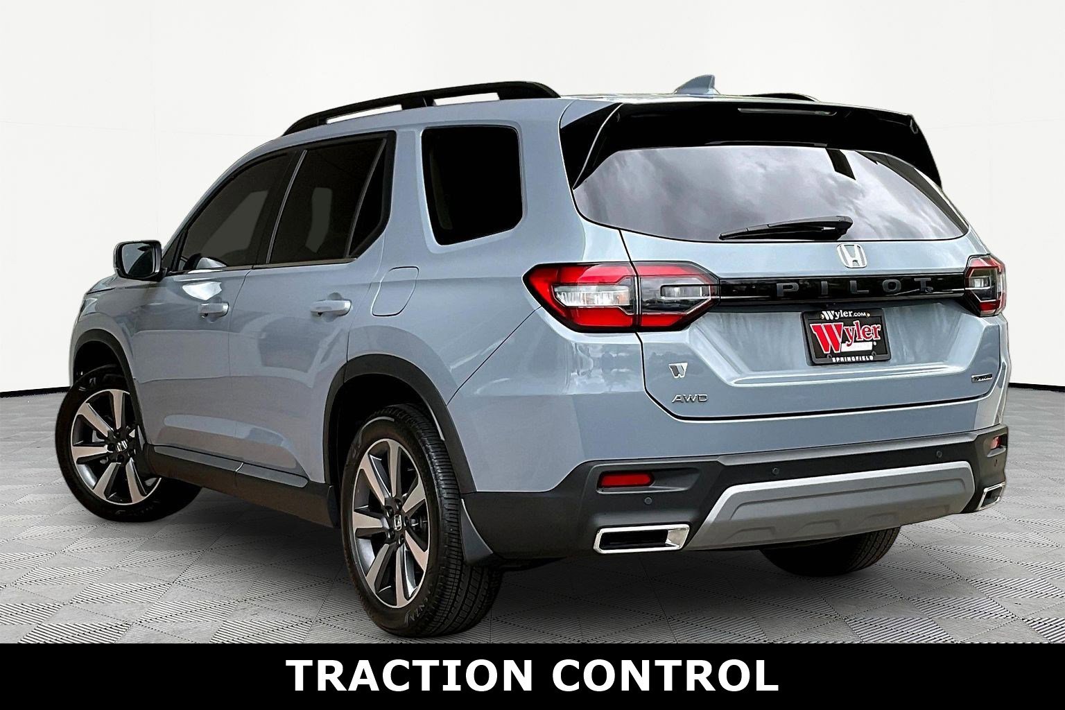 Used 2024 Honda Pilot Touring image 4