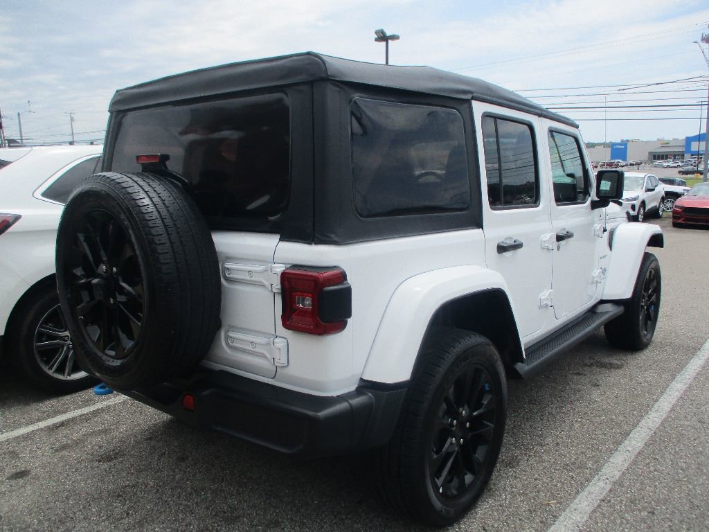 Used 2023 Jeep Wrangler Sahara image 19