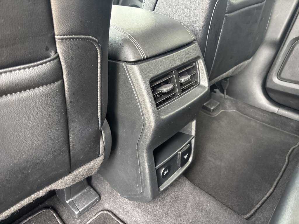 Used 2024 Ford Edge Titanium image 31