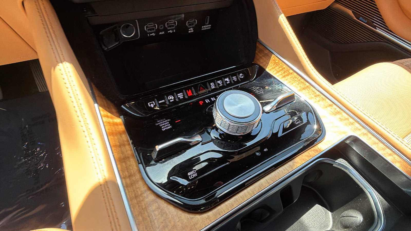 Used 2024 Jeep Grand Wagoneer L Series III w/ Rear Seat Video Group 1 image 35