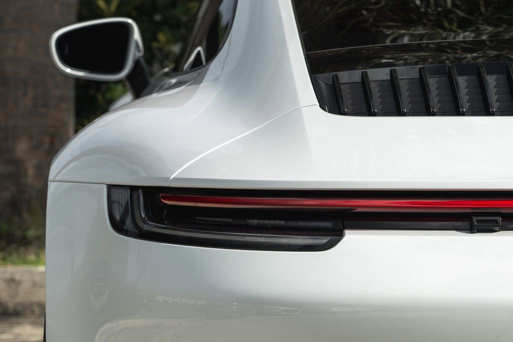 Used 2020 Porsche 911 Carrera RWD image 17