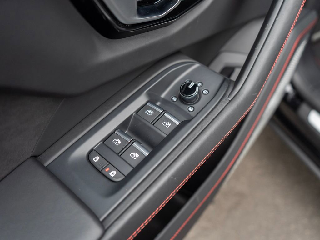 Used 2021 Lamborghini Urus image 33