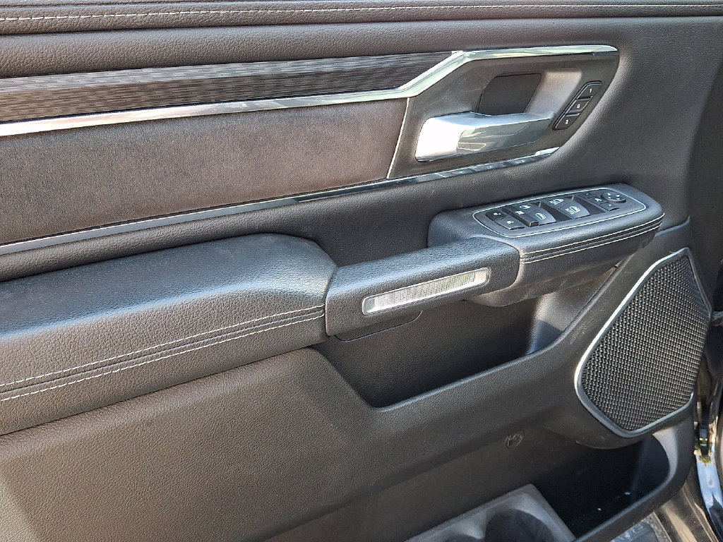 Used 2024 RAM 1500 Laramie AWD/4WD image 13