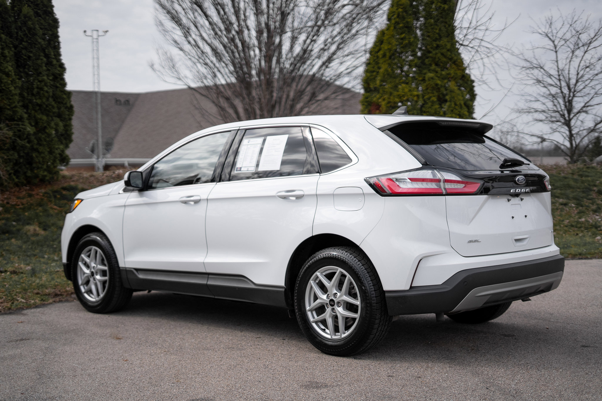 Used 2024 Ford Edge SEL image 7