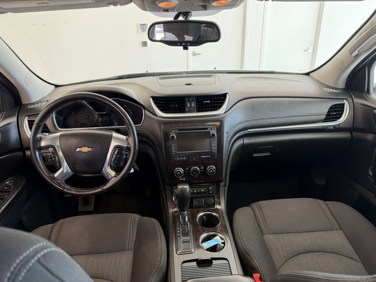 Used 2015 Chevrolet Traverse LT image 29