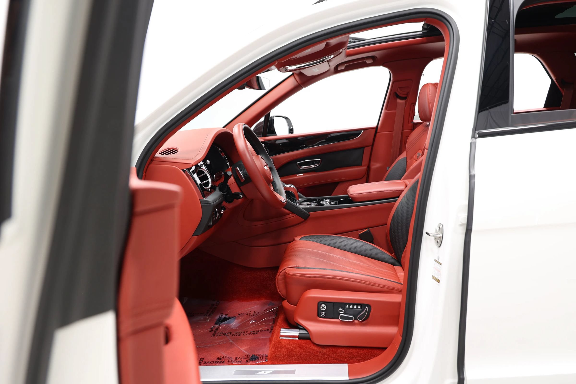 Used 2022 Bentley Bentayga AWD/4WD image 13