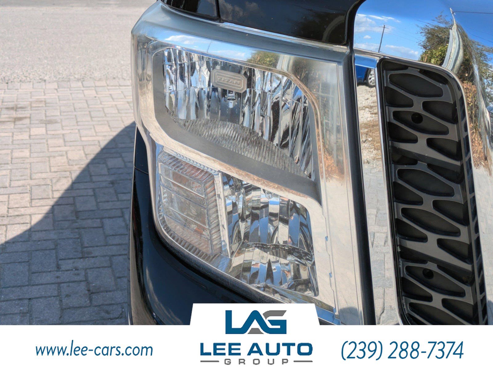 Used 2017 Nissan Titan SV AWD/4WD image 8