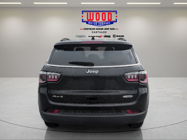 Used 2024 Jeep Compass Latitude AWD/4WD image 6